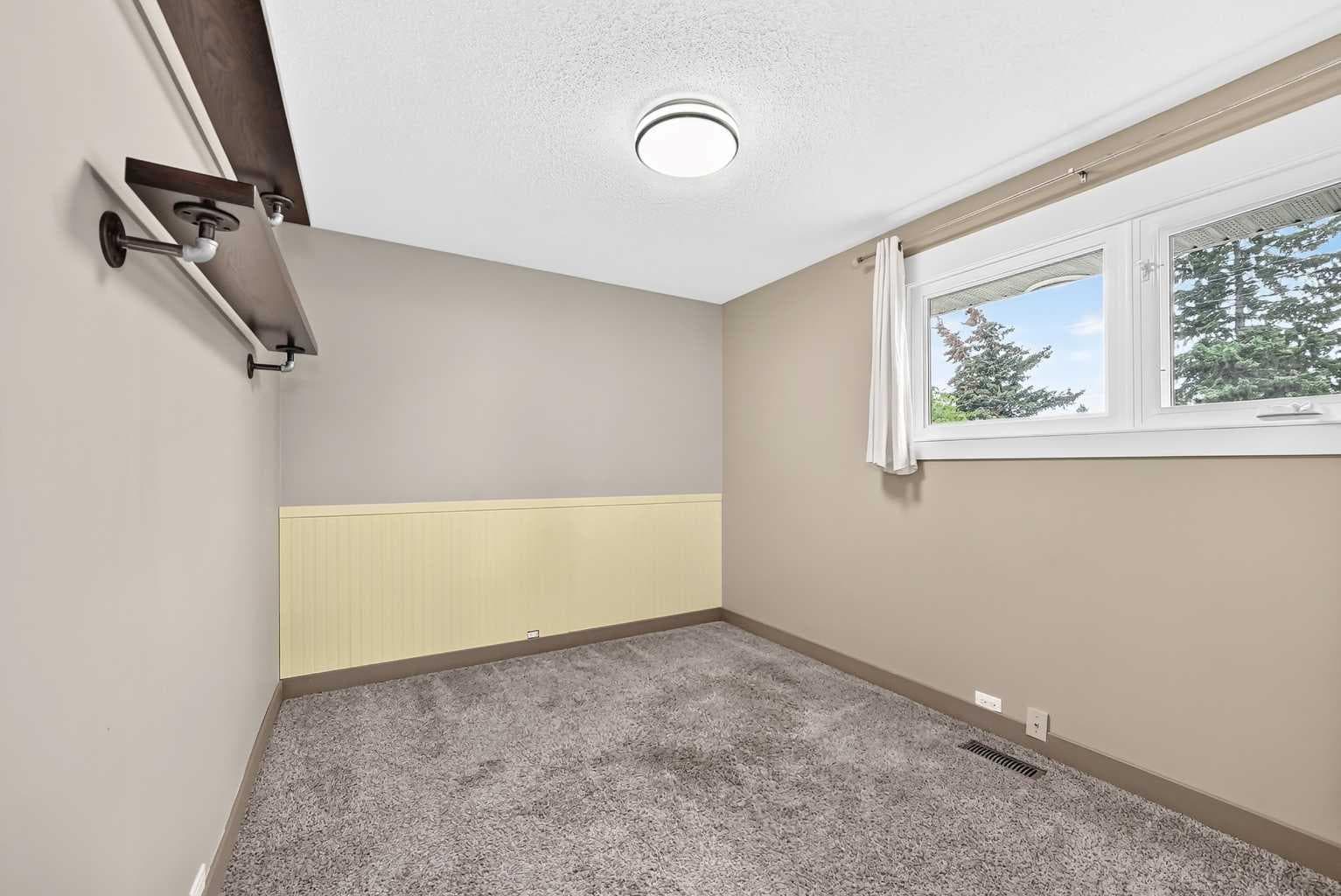 5839 Dalkeith Hill  