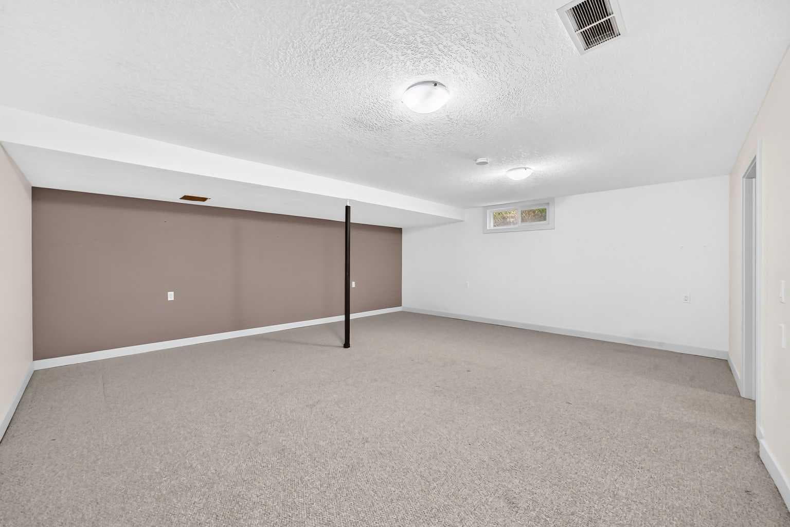 5839 Dalkeith Hill  
