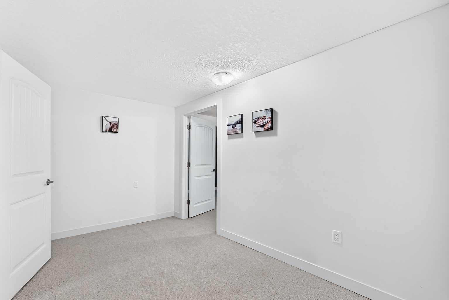 5839 Dalkeith Hill  
