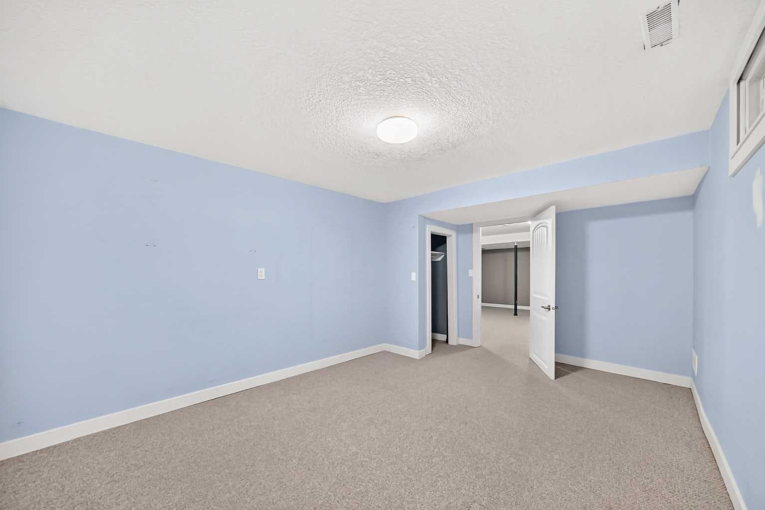 5839 Dalkeith Hill  