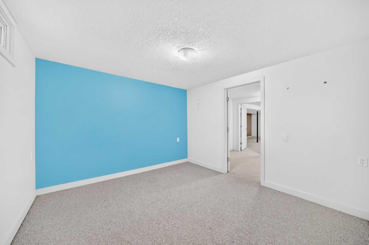 5839 Dalkeith Hill  