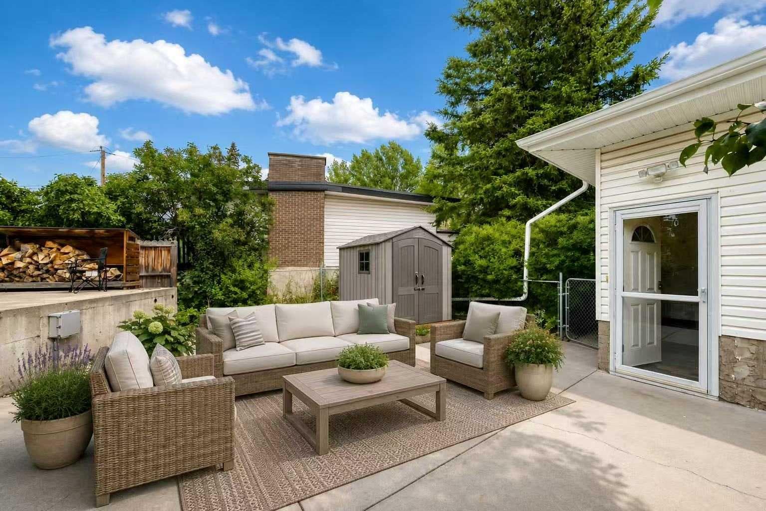 5839 Dalkeith Hill  