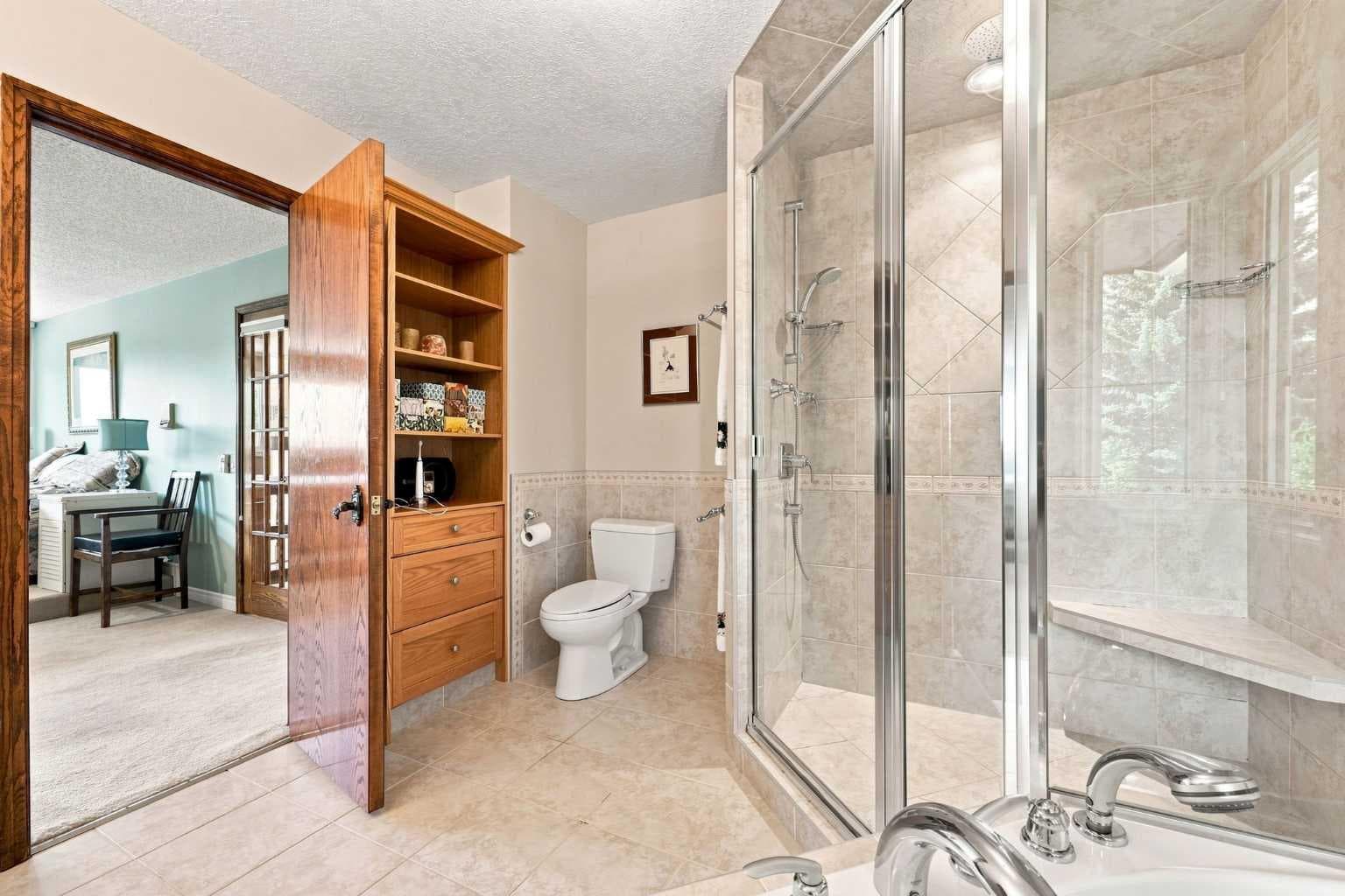 952 Edgemont Road NW