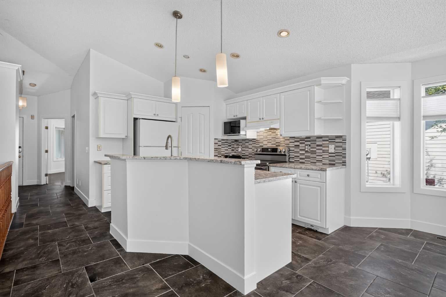 113 Mt Douglas Villas SE