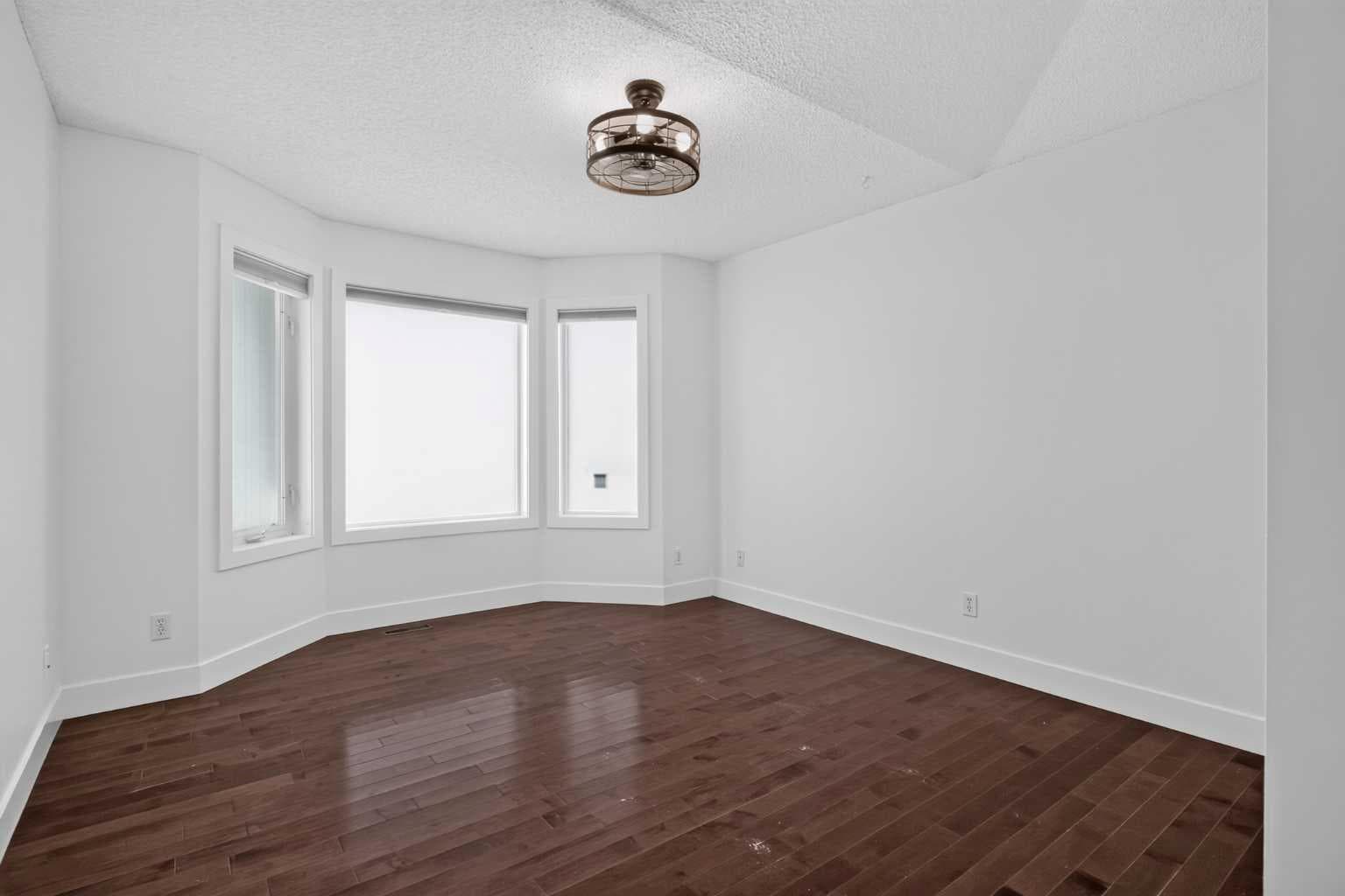 113 Mt Douglas Villas SE