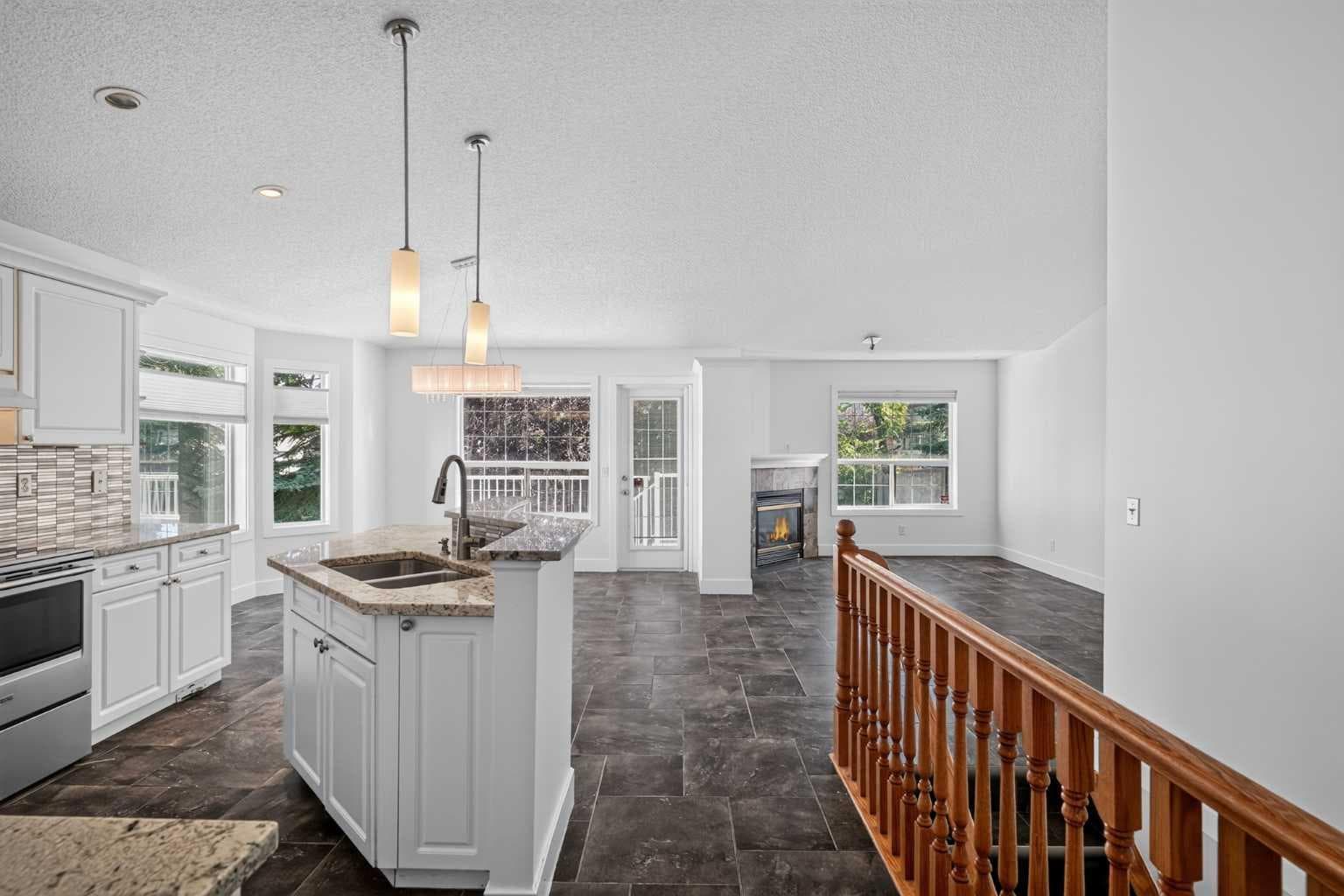 113 Mt Douglas Villas SE