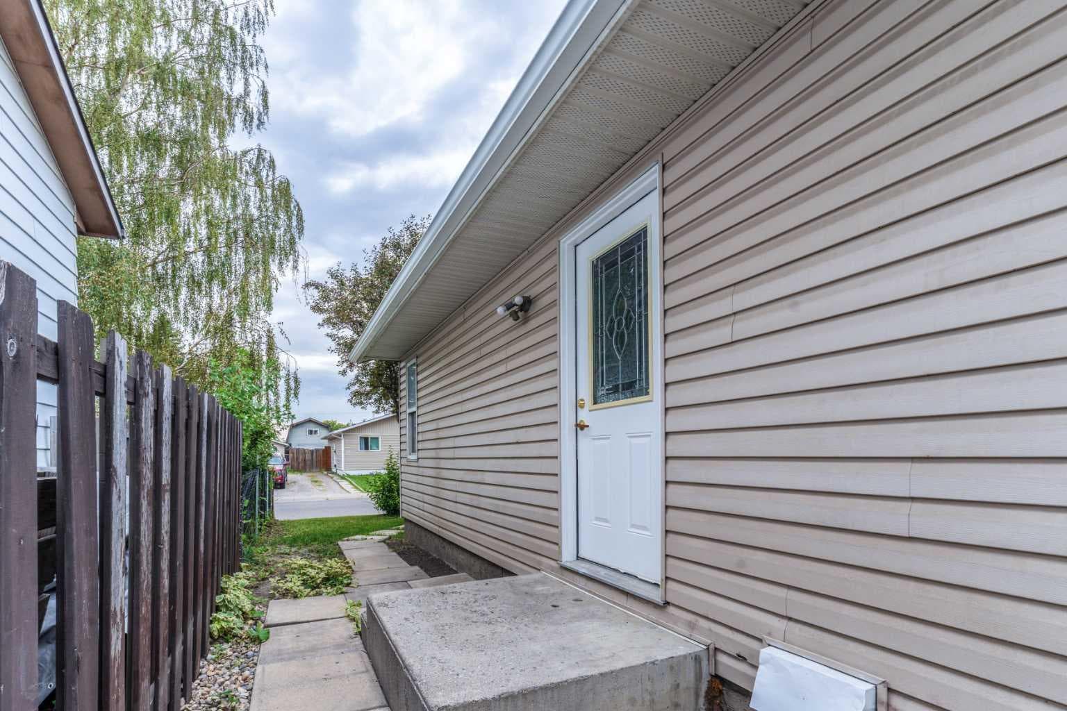 48 Doverglen Crescent SE