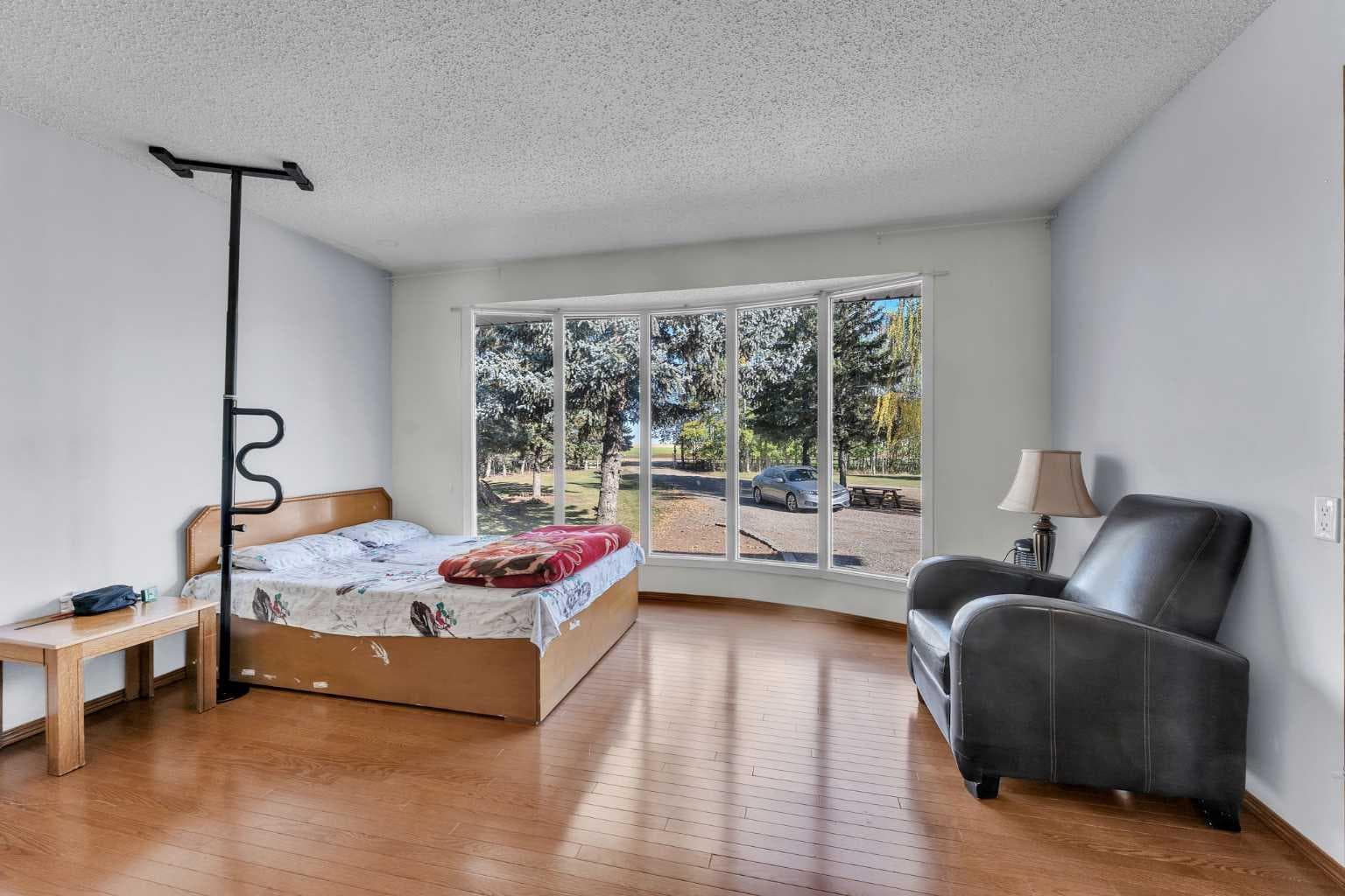 233081 Glenmore View Road 