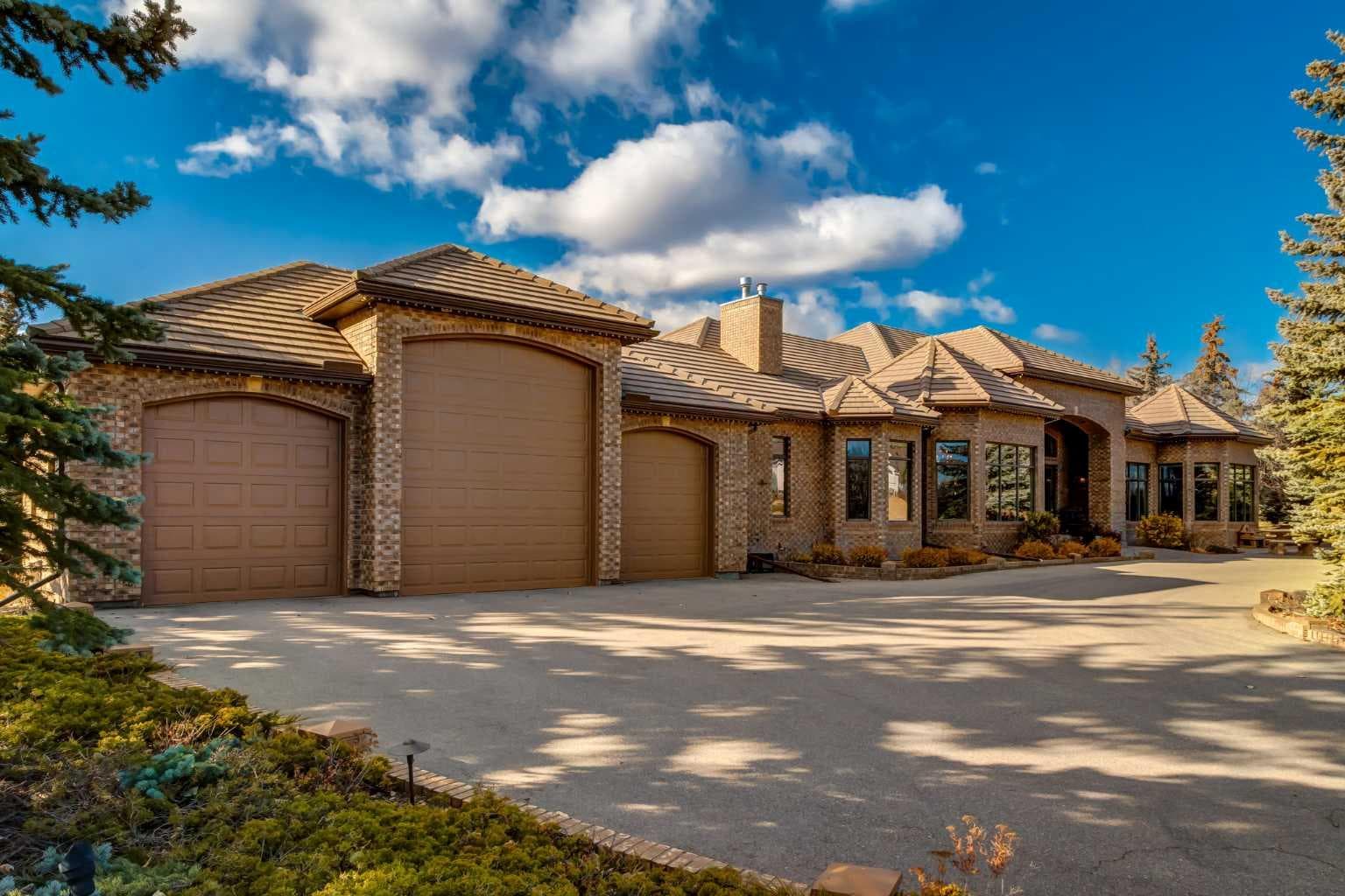 31 Pinnacle Ridge Drive SW