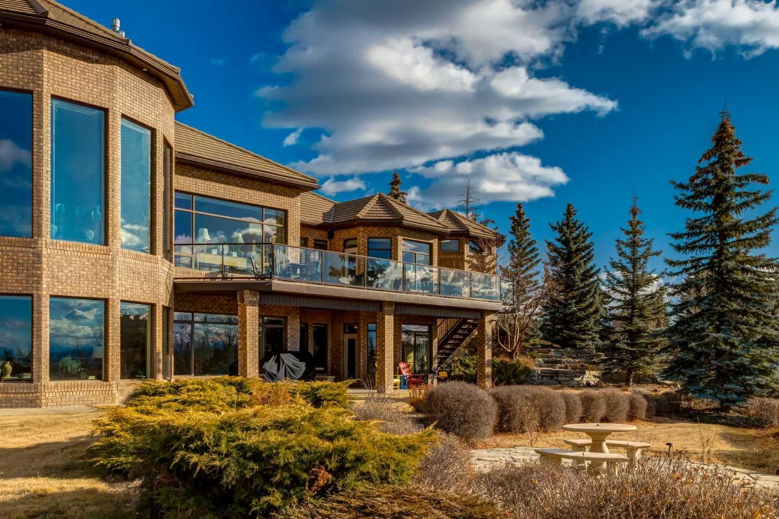 31 Pinnacle Ridge Drive SW