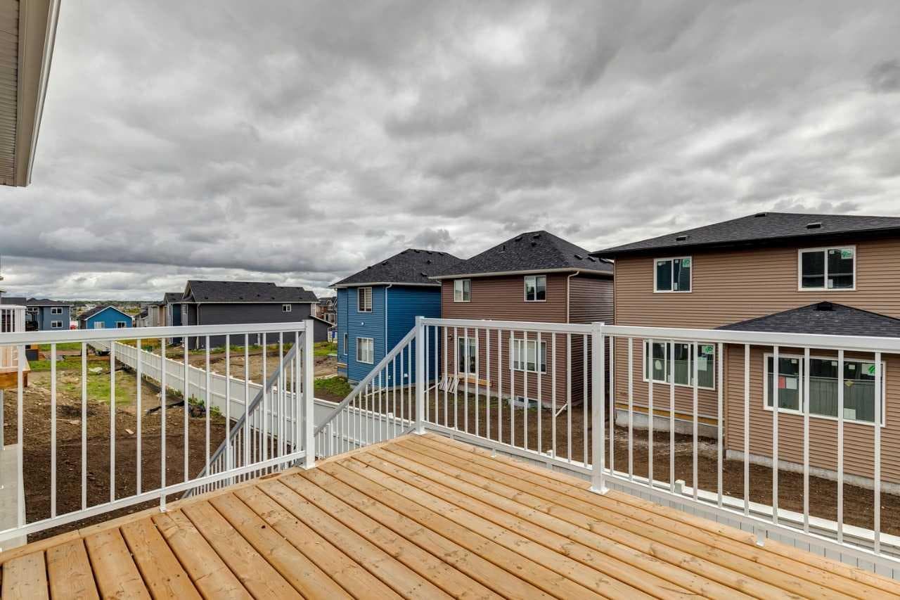 1402 Bayview Crescent SW