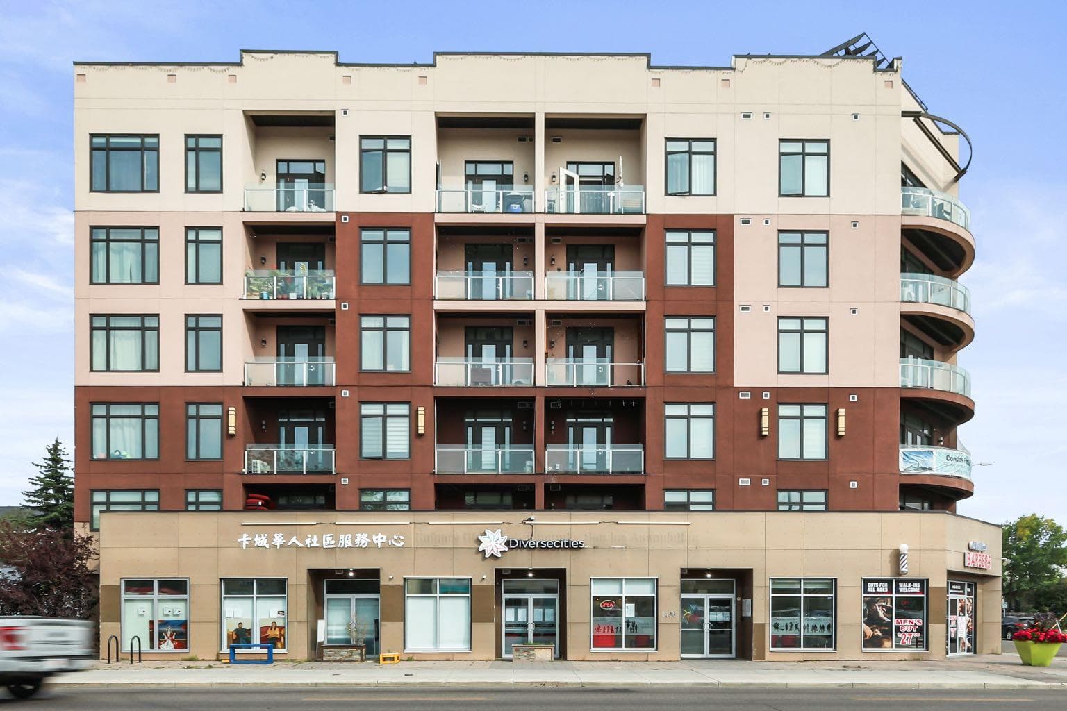 1406 Centre Street N