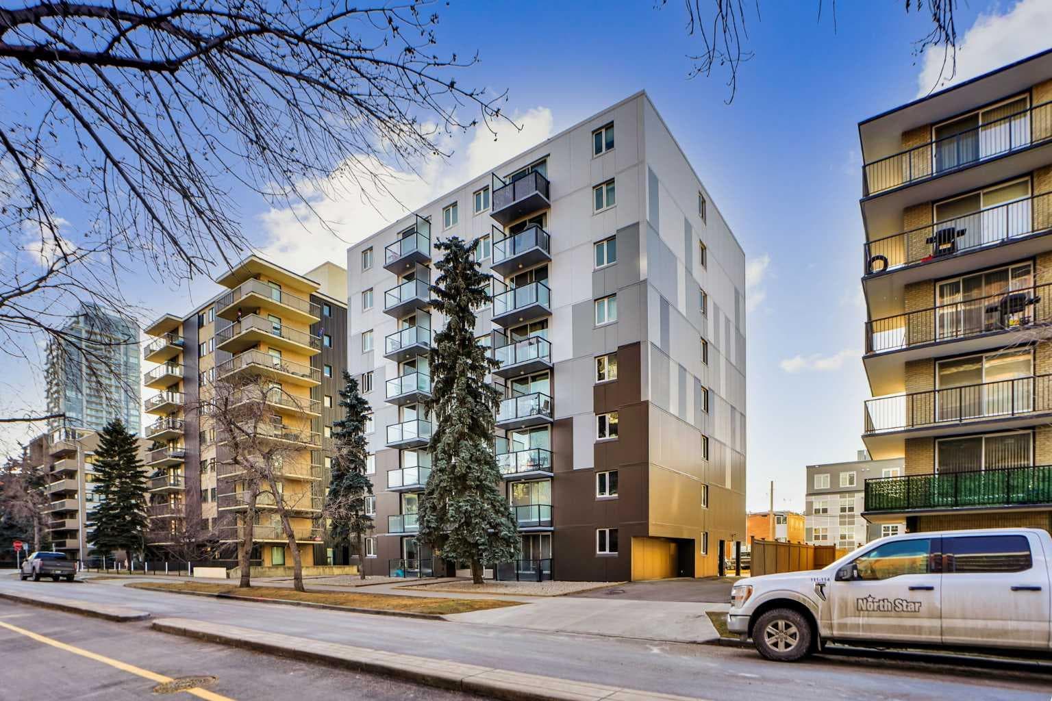 204, 1111 15 Avenue SW