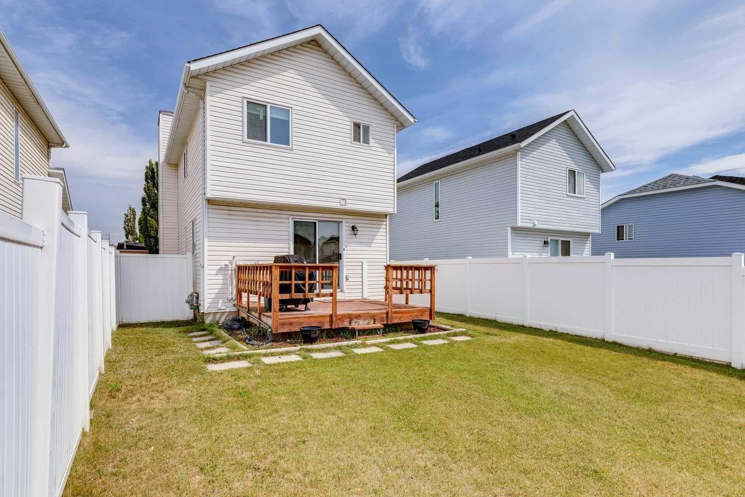 151 Rivercrest Close SE