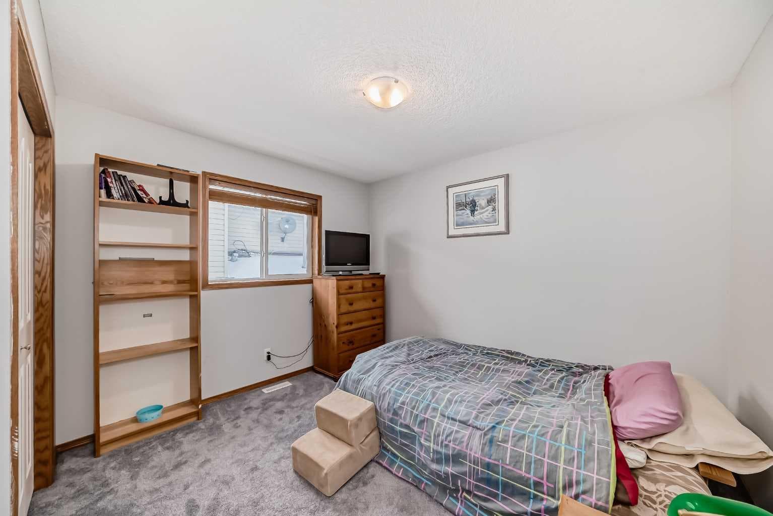13 Bow Ridge Drive 