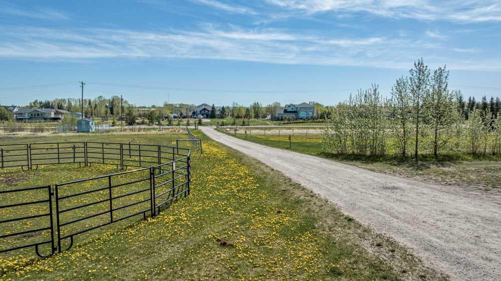 243201 Range Road 33  